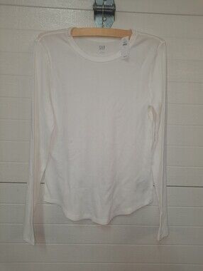 NWT GAP Women's Long-Sleeve Crew Tee — White